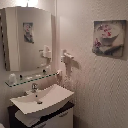 Aigle D'or Hotel 3*